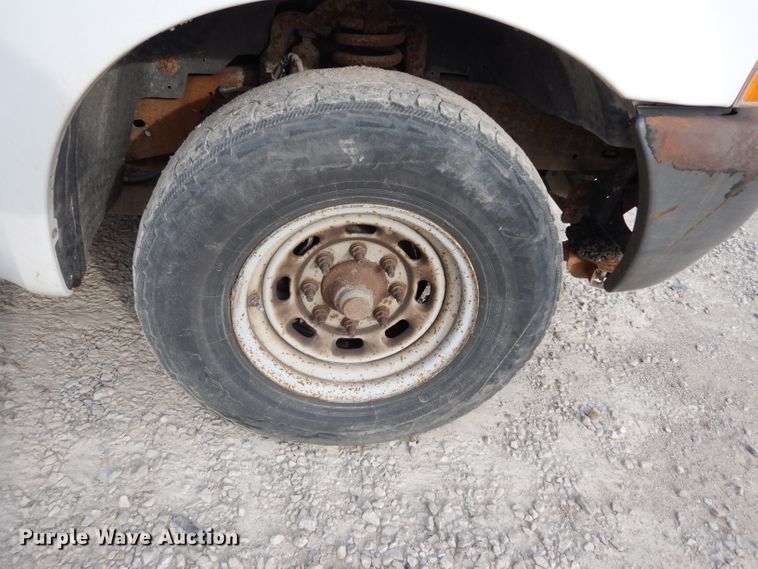 image for item DE4227 2003 Ford F250 Super Duty XL pickup truck