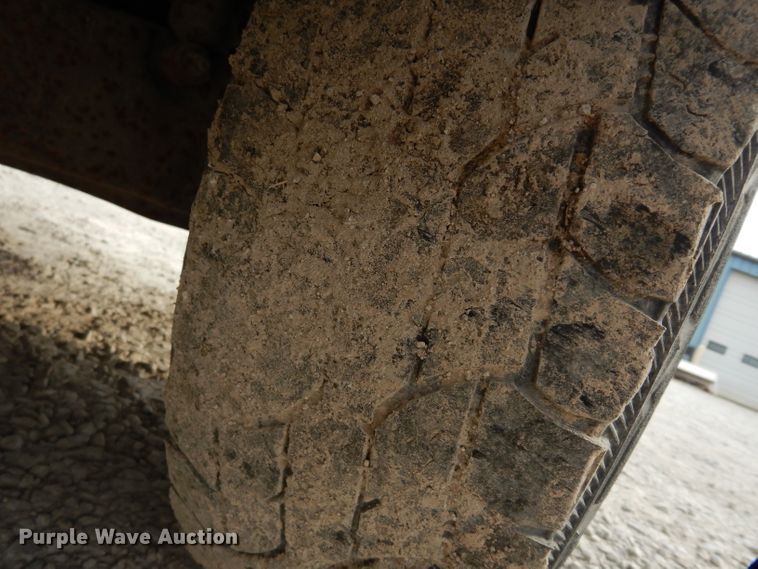 image for item DE4227 2003 Ford F250 Super Duty XL pickup truck