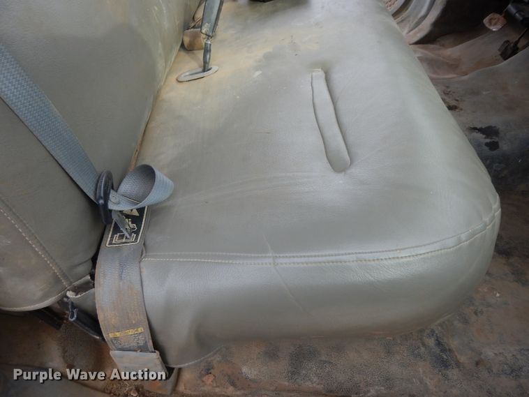 image for item DE4227 2003 Ford F250 Super Duty XL pickup truck