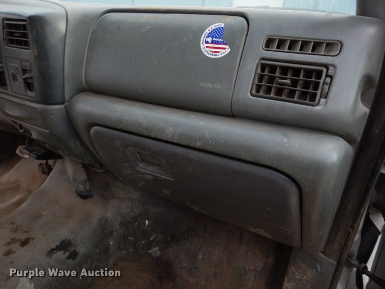 image for item DE4227 2003 Ford F250 Super Duty XL pickup truck