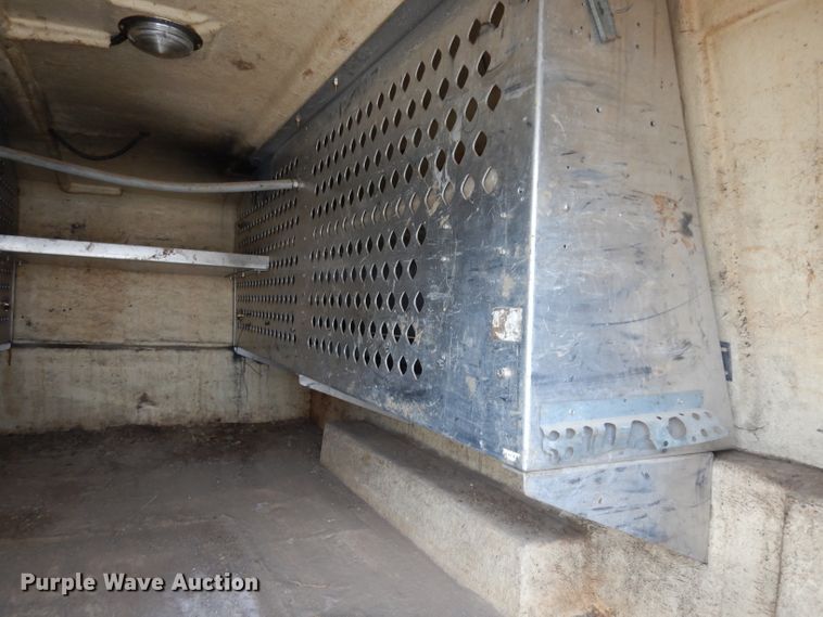 image for item DE4227 2003 Ford F250 Super Duty XL pickup truck