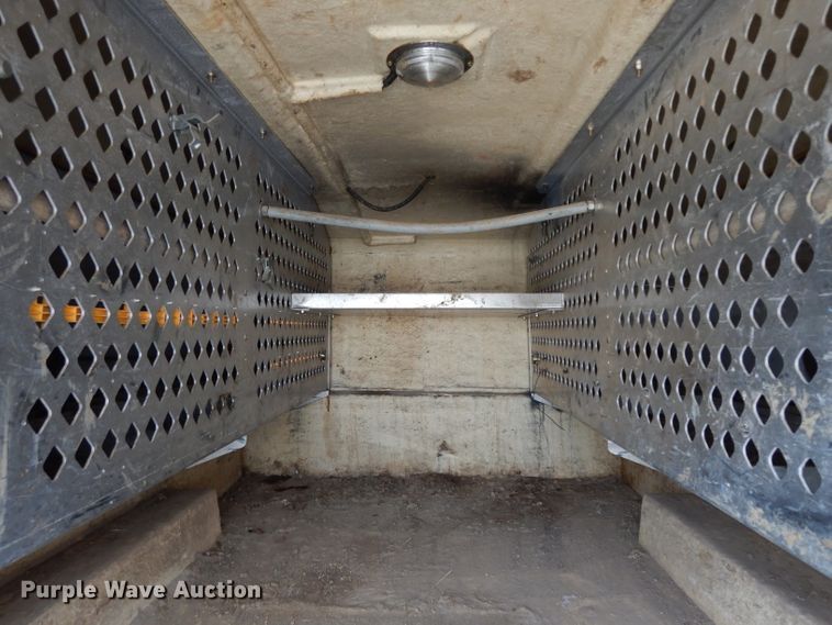 image for item DE4227 2003 Ford F250 Super Duty XL pickup truck