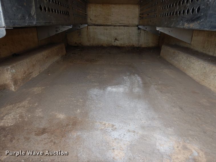 image for item DE4227 2003 Ford F250 Super Duty XL pickup truck