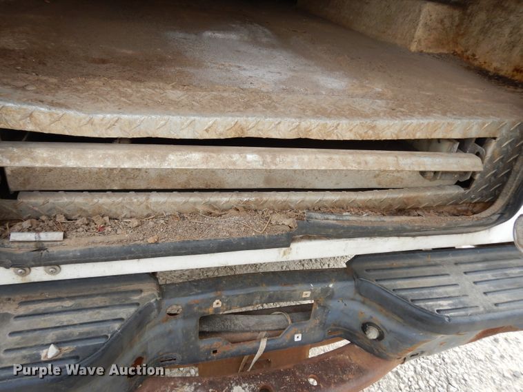 image for item DE4227 2003 Ford F250 Super Duty XL pickup truck