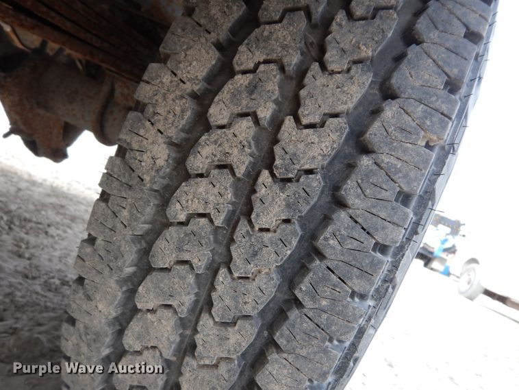 image for item DE4227 2003 Ford F250 Super Duty XL pickup truck