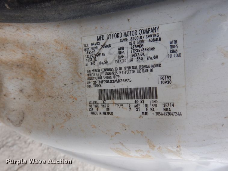 image for item DE4227 2003 Ford F250 Super Duty XL pickup truck