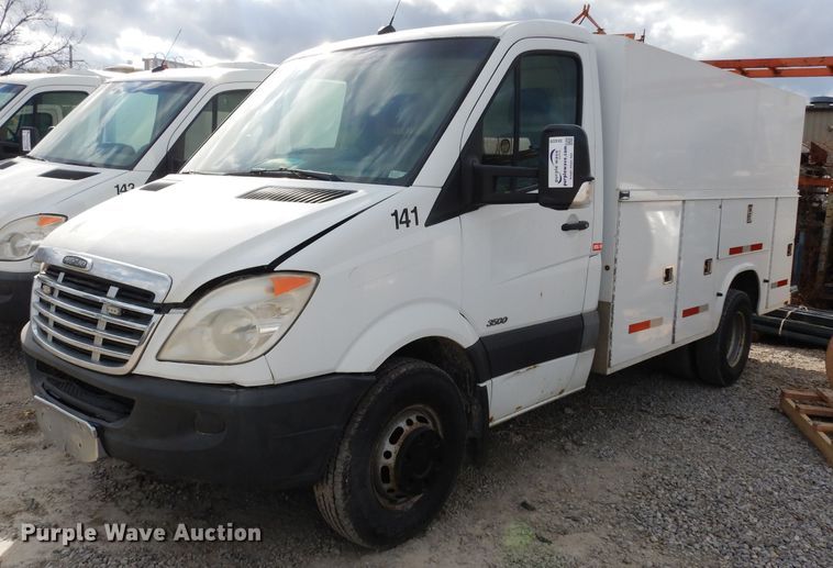 image for item DE4228 2007 Freightliner Sprinter 3500 utility van