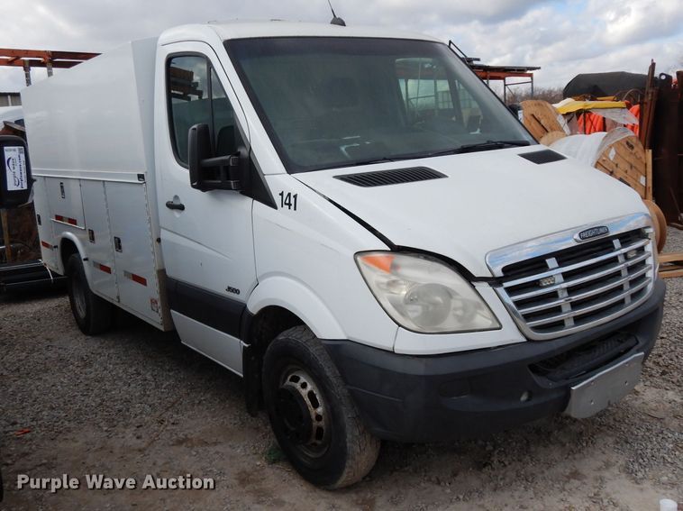 image for item DE4228 2007 Freightliner Sprinter 3500 utility van