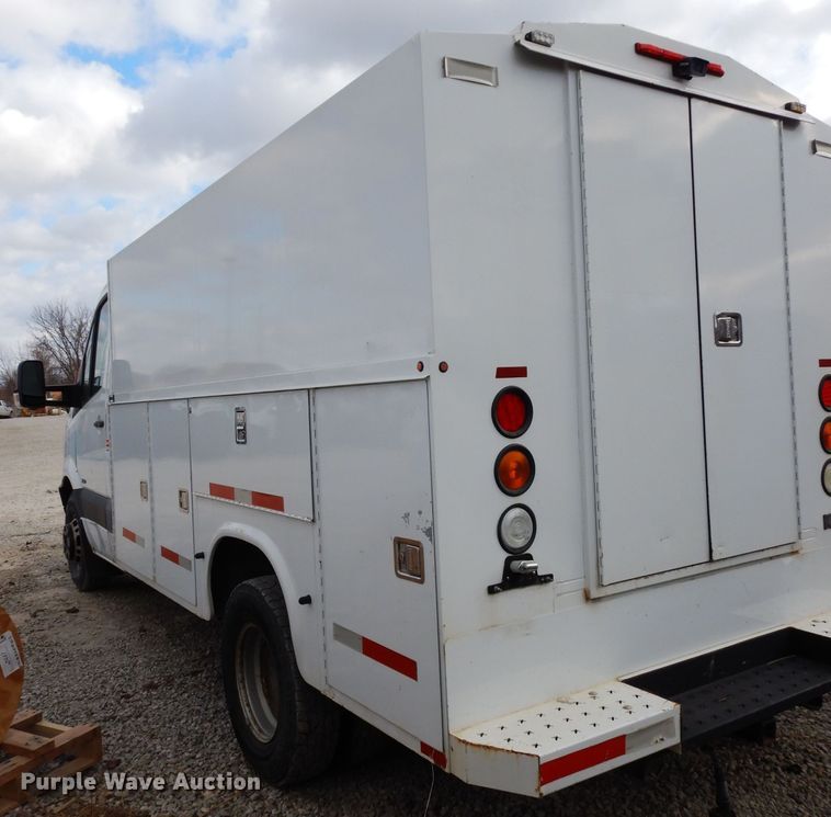 image for item DE4228 2007 Freightliner Sprinter 3500 utility van