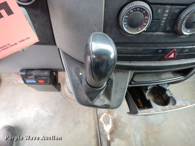 image for item DE4228 2007 Freightliner Sprinter 3500 utility van