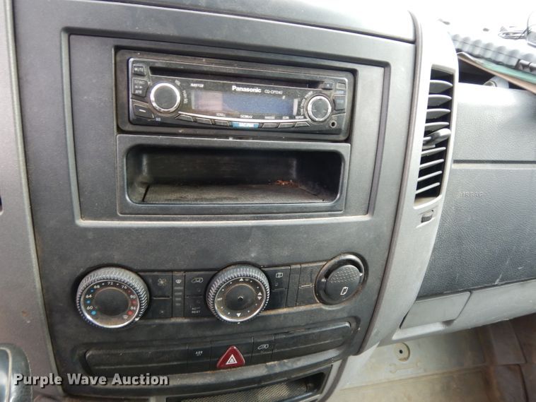 image for item DE4228 2007 Freightliner Sprinter 3500 utility van