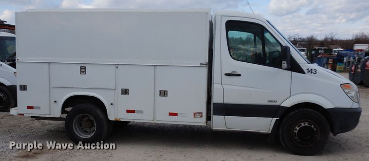 image for item DE4229 2007 Freightliner Sprinter 3500 utility van
