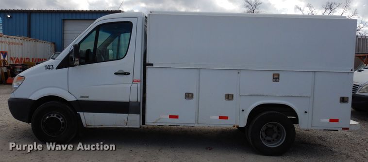 image for item DE4229 2007 Freightliner Sprinter 3500 utility van