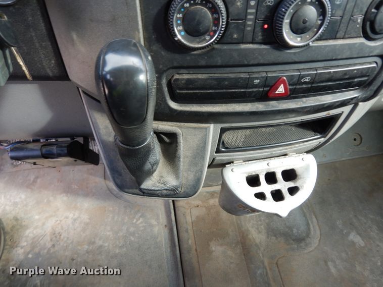 image for item DE4229 2007 Freightliner Sprinter 3500 utility van