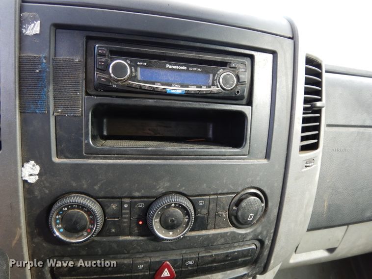 image for item DE4229 2007 Freightliner Sprinter 3500 utility van