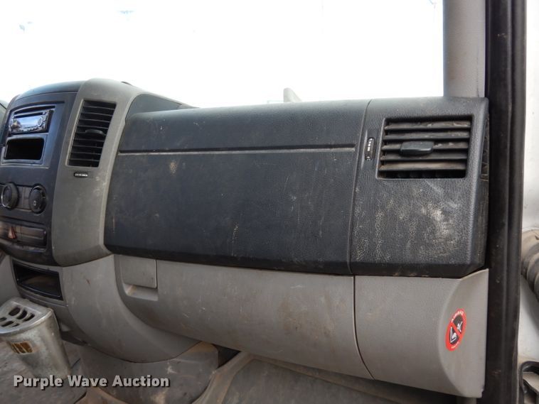 image for item DE4229 2007 Freightliner Sprinter 3500 utility van