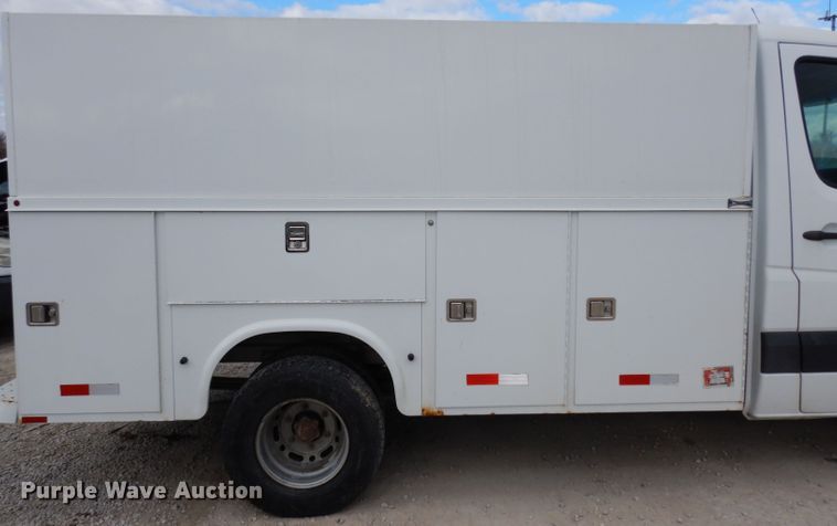 image for item DE4229 2007 Freightliner Sprinter 3500 utility van