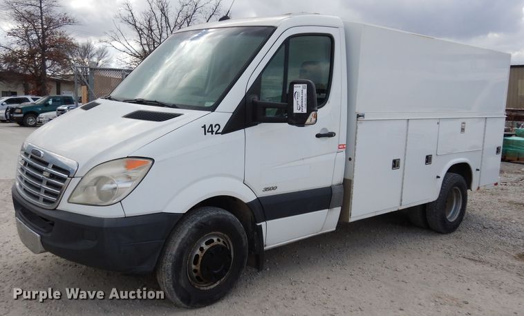 image for item DE4230 2007 Freightliner Sprinter 3500 utility van