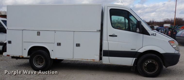 image for item DE4230 2007 Freightliner Sprinter 3500 utility van