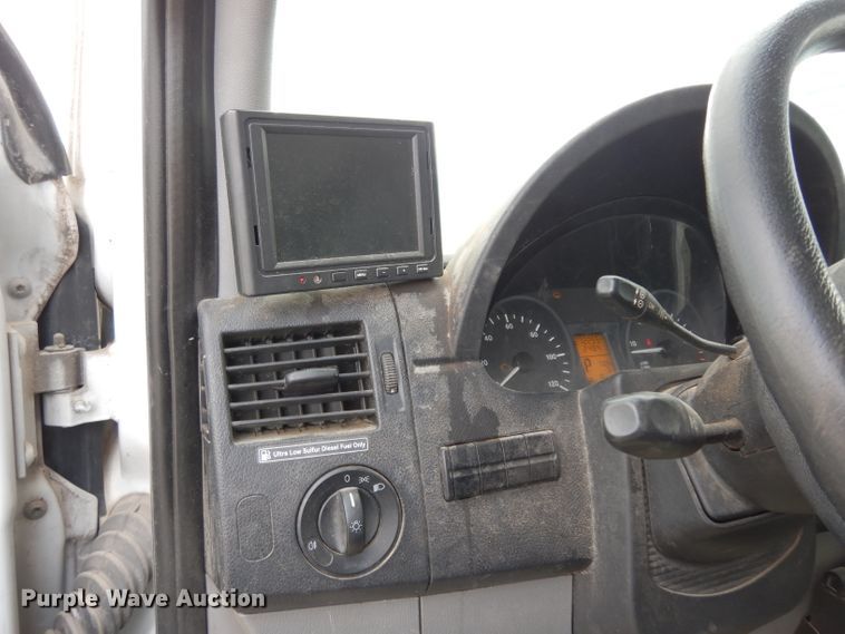 image for item DE4230 2007 Freightliner Sprinter 3500 utility van