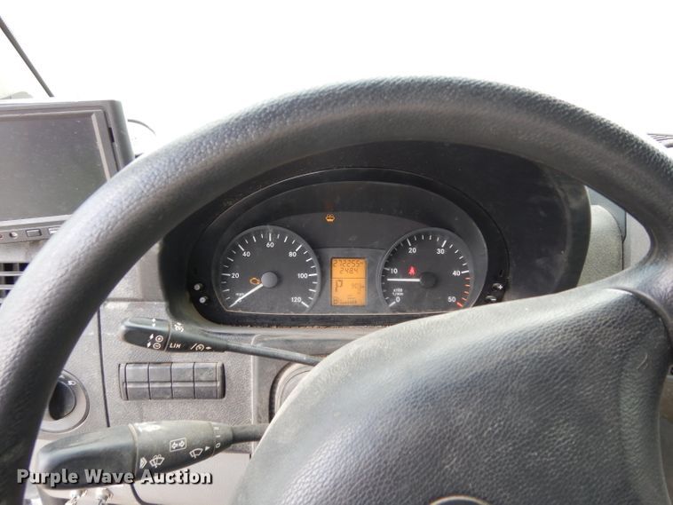 image for item DE4230 2007 Freightliner Sprinter 3500 utility van