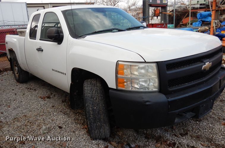 image for item DE4231 2008 Chevrolet Silverado 1500 Ext. Cab pickup truck