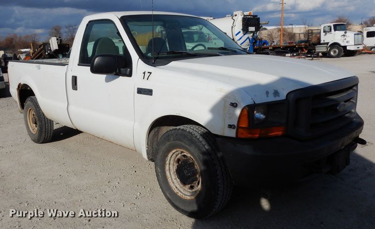 image for item DE4254 2001 Ford F250 Super Duty XL pickup truck