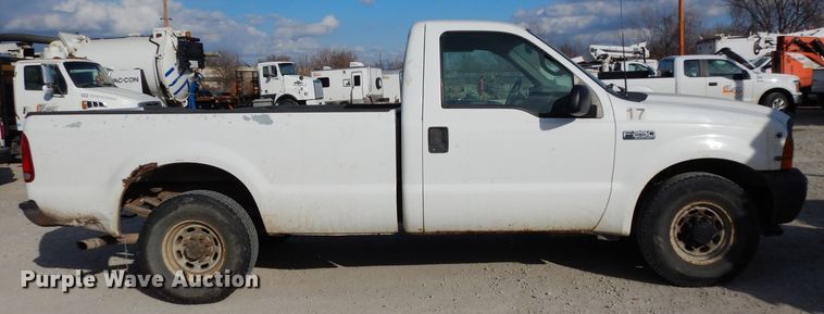 image for item DE4254 2001 Ford F250 Super Duty XL pickup truck