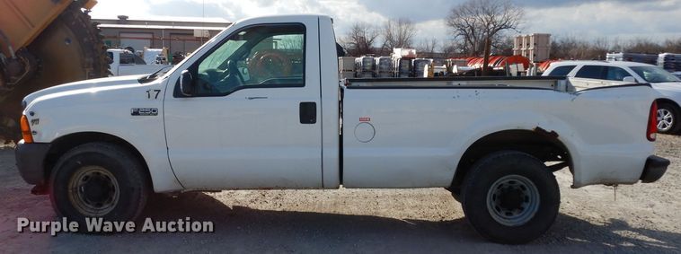 image for item DE4254 2001 Ford F250 Super Duty XL pickup truck