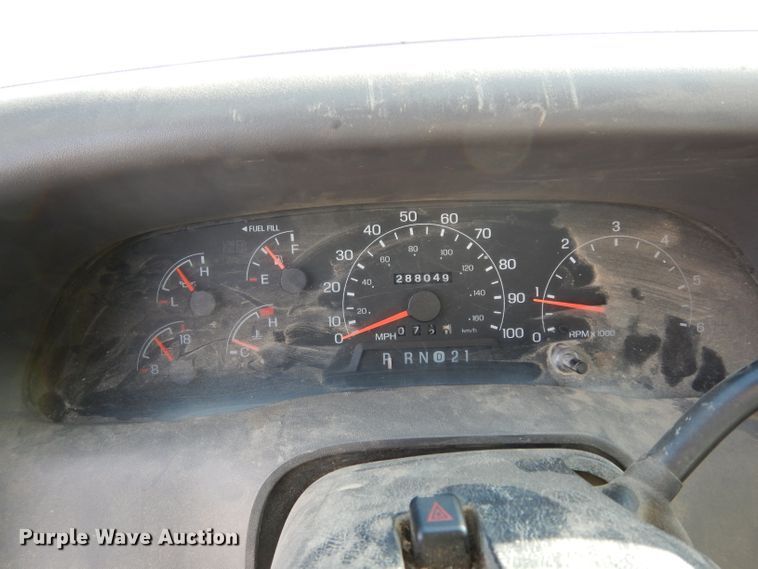 image for item DE4254 2001 Ford F250 Super Duty XL pickup truck