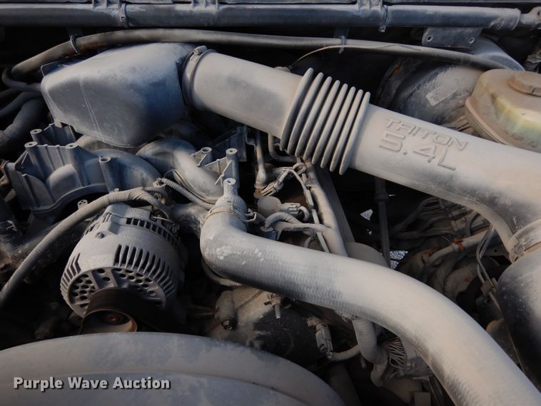 image for item DE4254 2001 Ford F250 Super Duty XL pickup truck