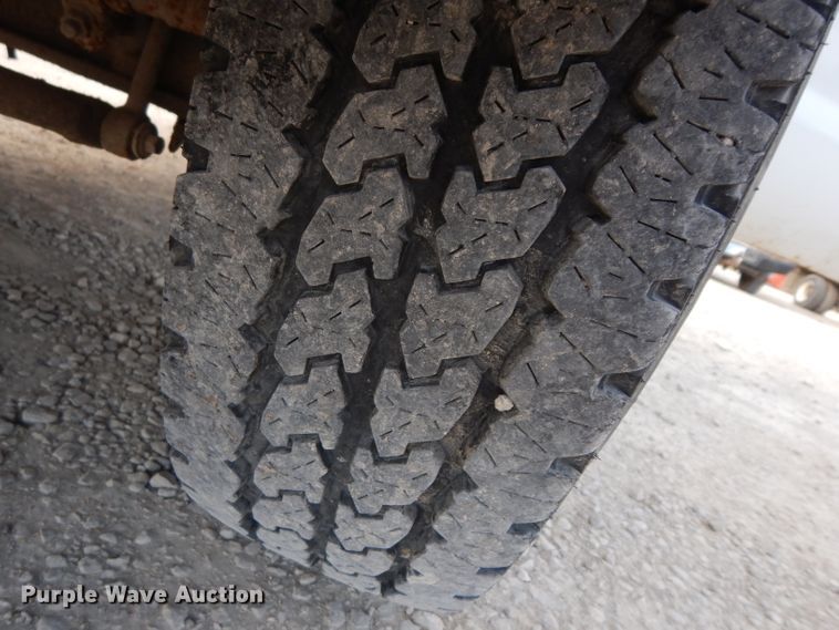 image for item DE4254 2001 Ford F250 Super Duty XL pickup truck