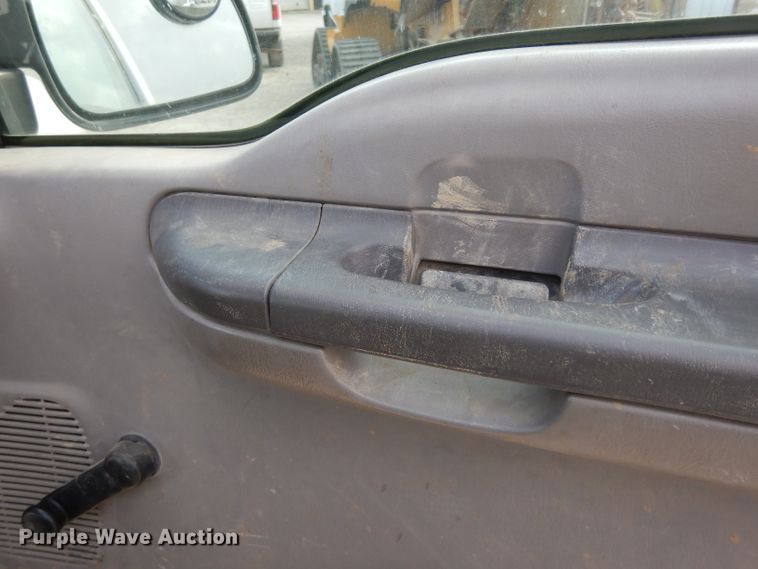 image for item DE4254 2001 Ford F250 Super Duty XL pickup truck