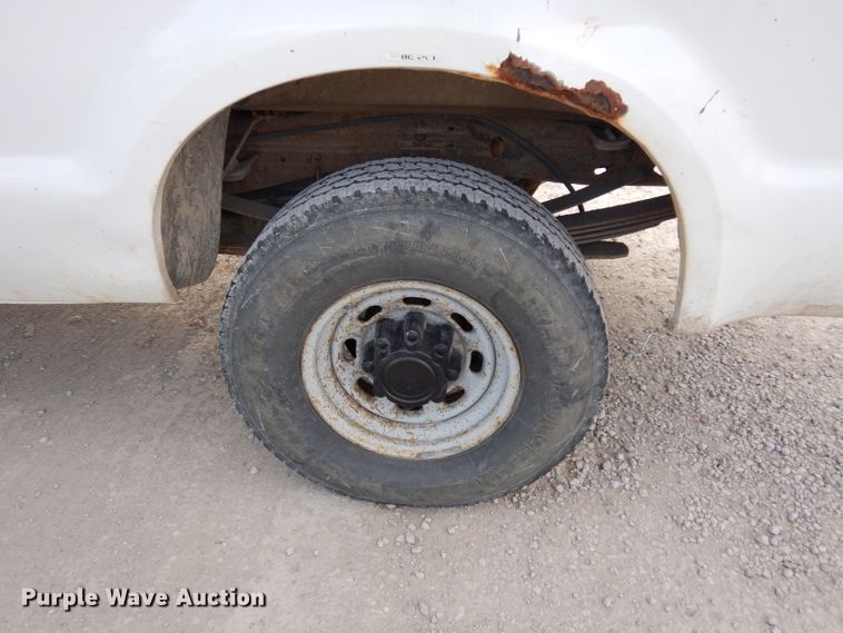 image for item DE4254 2001 Ford F250 Super Duty XL pickup truck