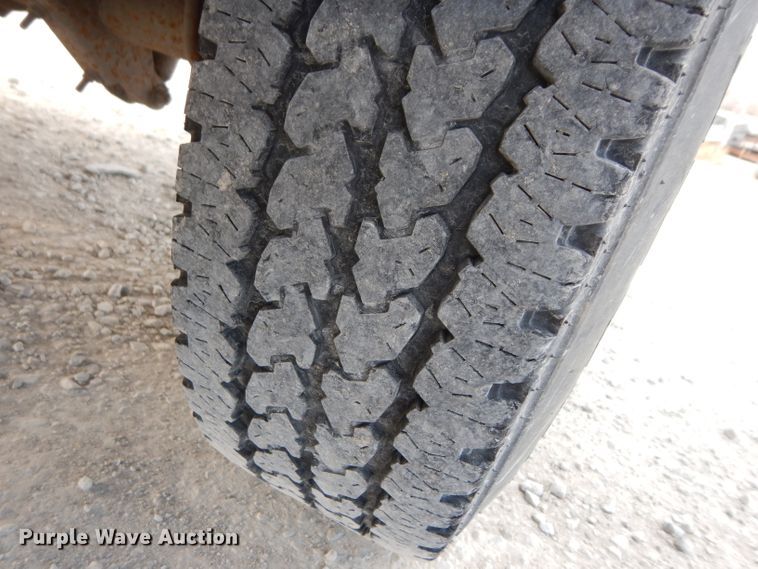 image for item DE4254 2001 Ford F250 Super Duty XL pickup truck