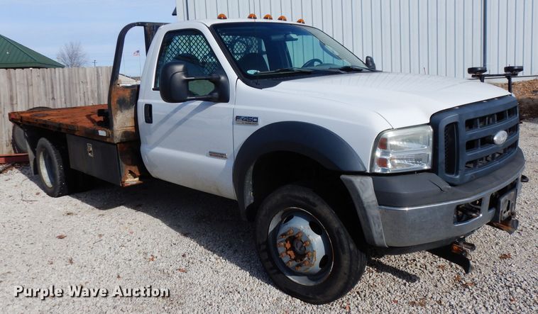 image for item DE4292 2007 Ford F450 Super Duty XL flatbed truck
