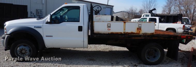 image for item DE4292 2007 Ford F450 Super Duty XL flatbed truck