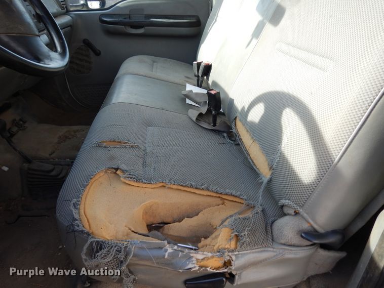 image for item DE4292 2007 Ford F450 Super Duty XL flatbed truck