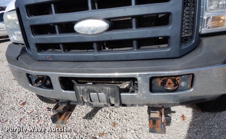 image for item DE4292 2007 Ford F450 Super Duty XL flatbed truck