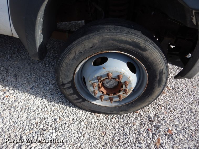 image for item DE4292 2007 Ford F450 Super Duty XL flatbed truck