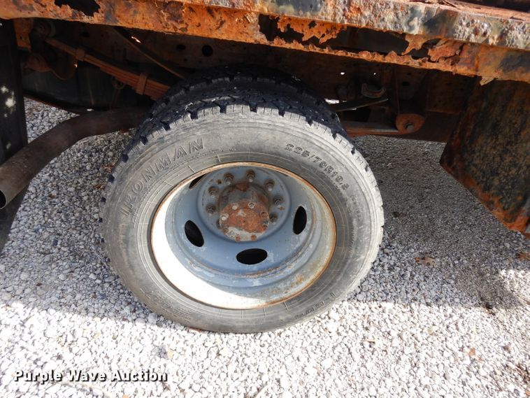 image for item DE4292 2007 Ford F450 Super Duty XL flatbed truck