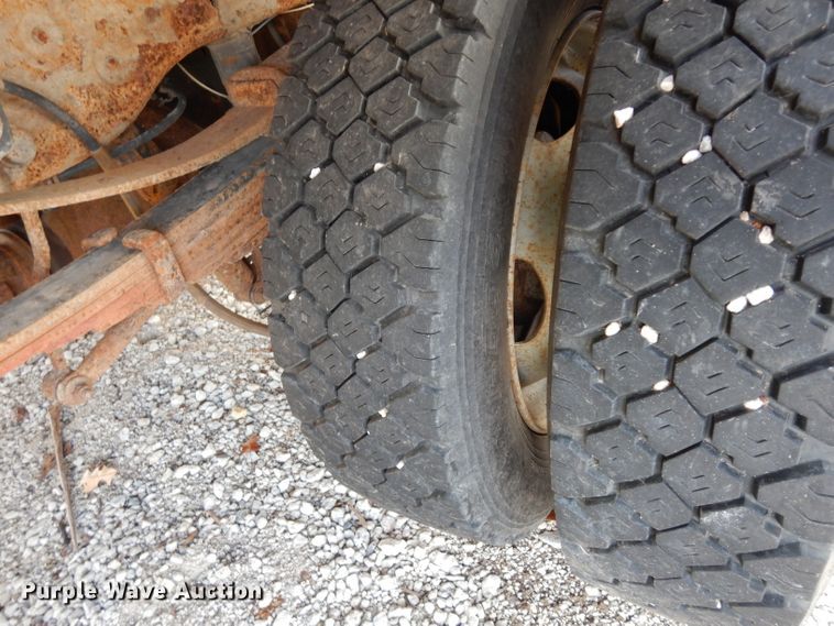 image for item DE4292 2007 Ford F450 Super Duty XL flatbed truck