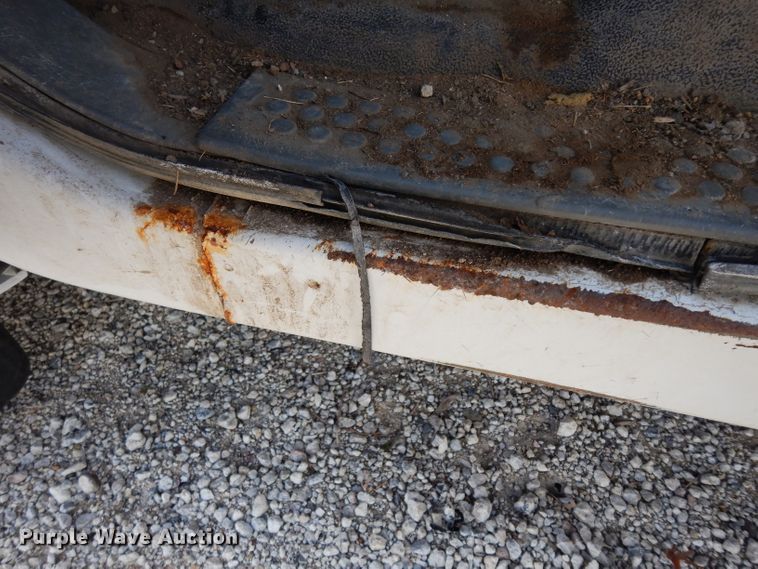 image for item DE4292 2007 Ford F450 Super Duty XL flatbed truck