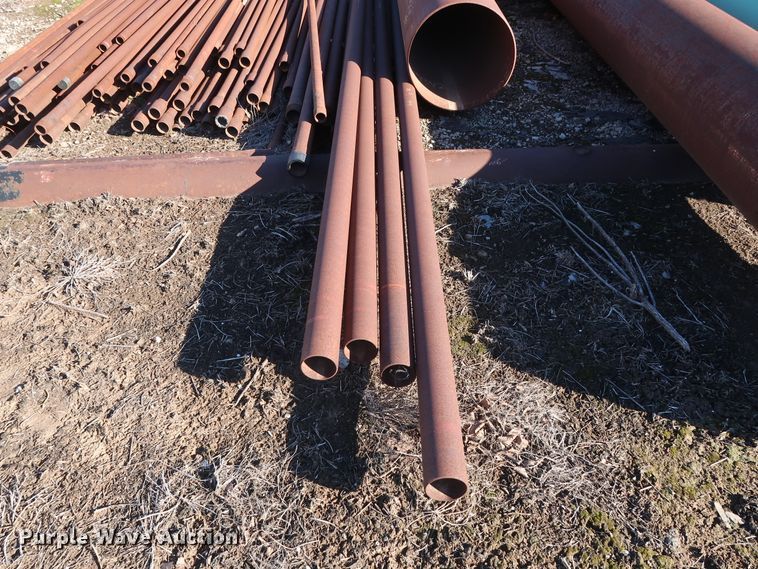image for item DG7080 Approximately 75 31'L x 1.5" collared threaded oilfield tubing pipes