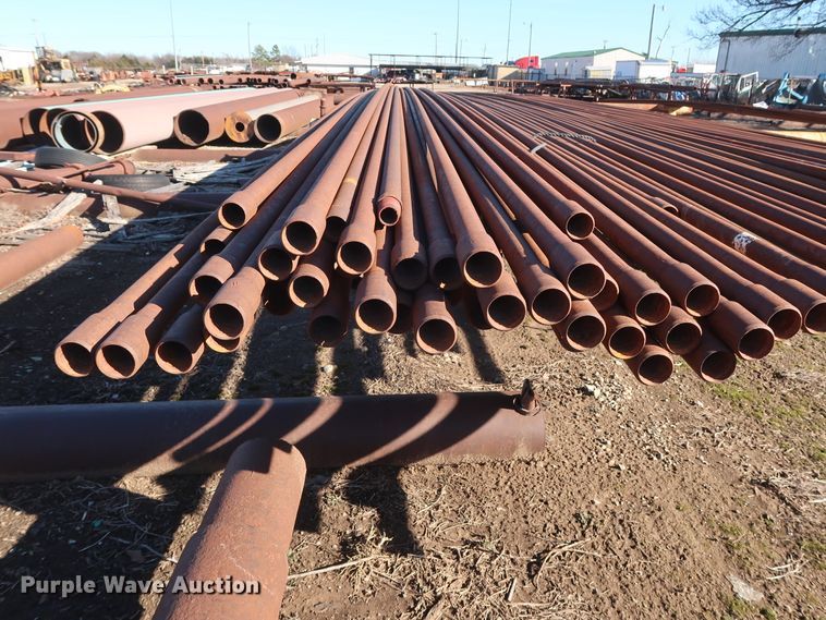 image for item DG7082 Approximately 75 31'L x 1 1/4" collared threaded oilfield tubing pipes