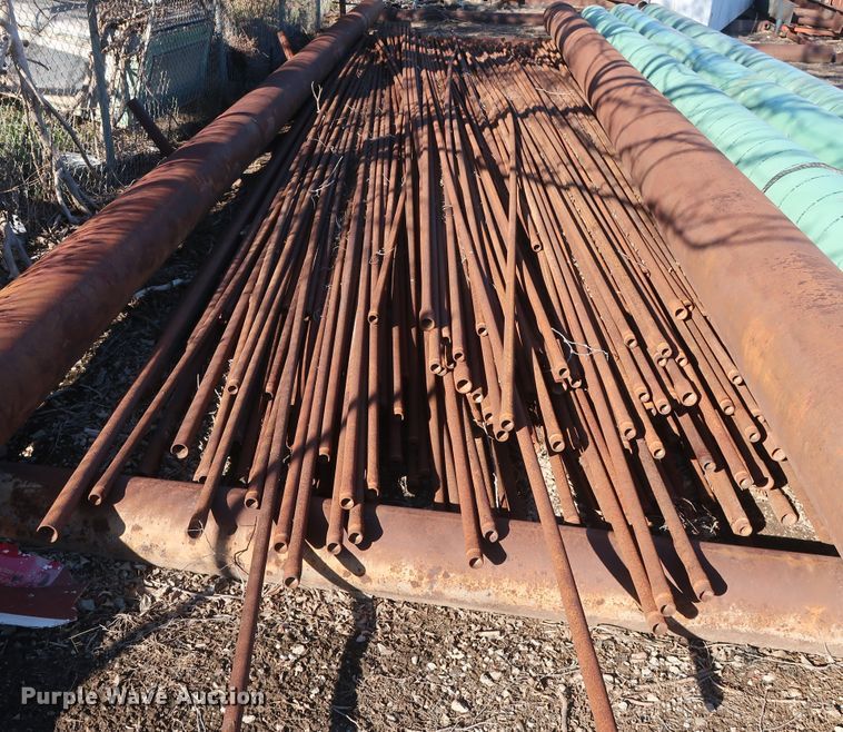 image for item DG7088 Approximately 200 31'L x 1" collared threaded  oilfield tubing pipes