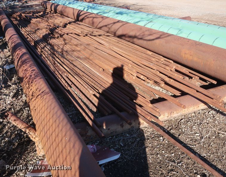 image for item DG7088 Approximately 200 31'L x 1" collared threaded  oilfield tubing pipes