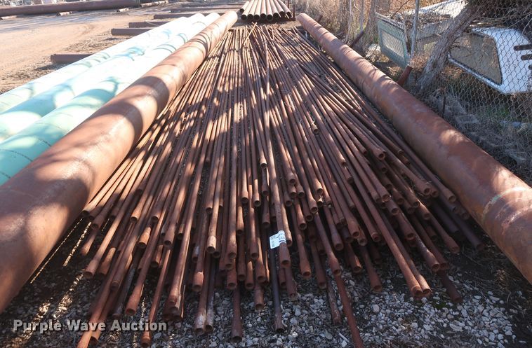 image for item DG7088 Approximately 200 31'L x 1" collared threaded  oilfield tubing pipes