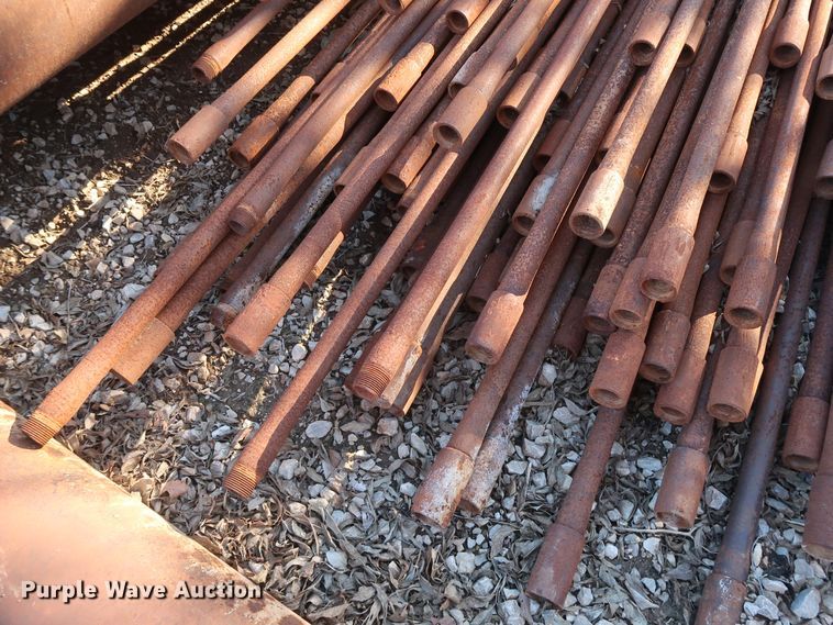 image for item DG7088 Approximately 200 31'L x 1" collared threaded  oilfield tubing pipes