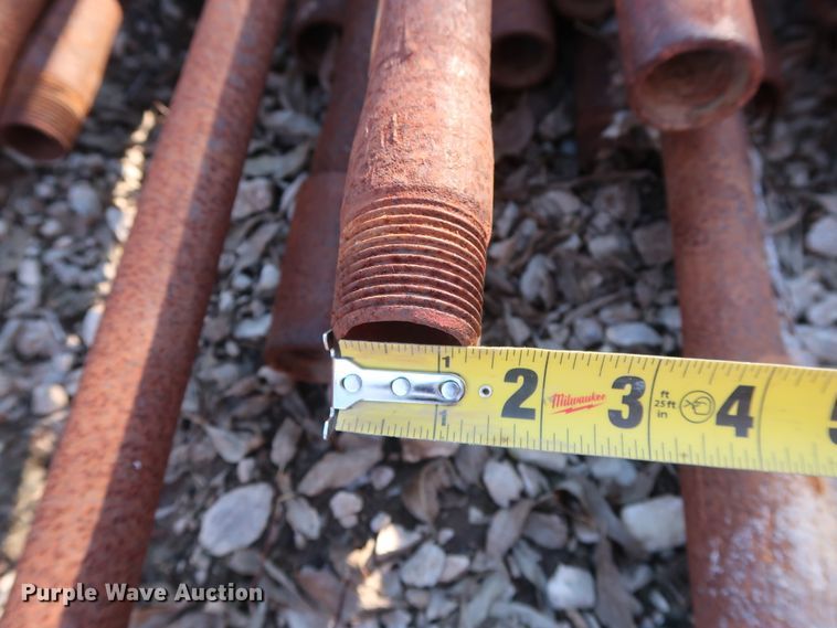 image for item DG7088 Approximately 200 31'L x 1" collared threaded  oilfield tubing pipes